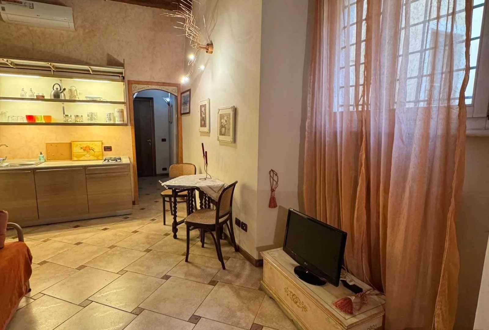 Casa Cecilia A Verona 0*,  Italy